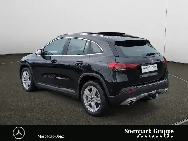 Gebraucht Mercedes GLA200 Progressive 163 PS (119 kW) 2022 Lack kosmosschwarz SUV