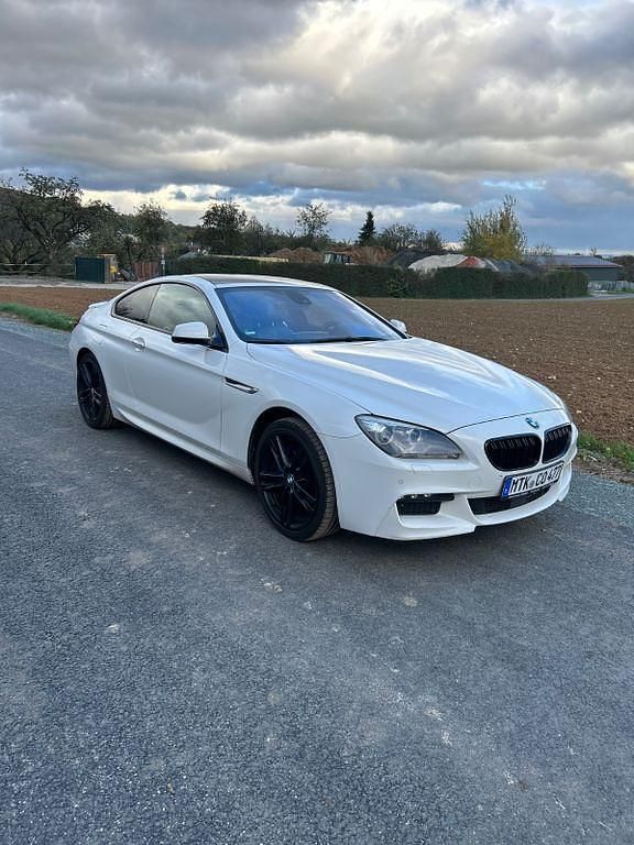 Weiß Gebraucht 2012 BMW 640 M Sport Coupé | 21.700 € - Bild 1/4