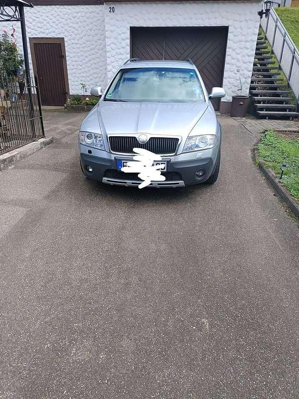 Gebraucht 2008 Skoda Octavia Scout 4x4 Kombi | 6.799 € - Bild 1/4