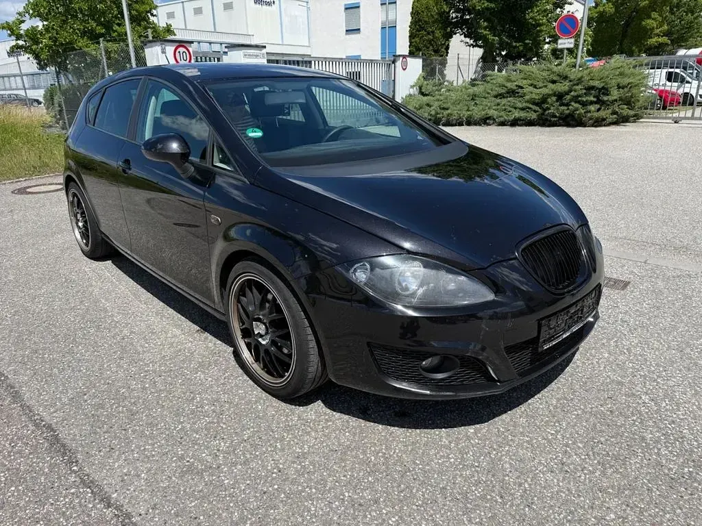 Gebraucht Seat Leon 105 PS (77 kW) 2011 Schwarz Kleinwagen
