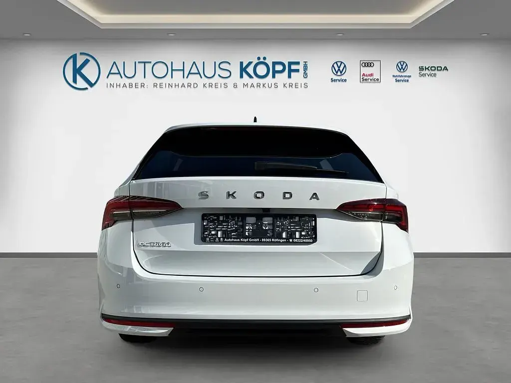 Gebraucht Skoda Octavia Selection 150 PS (110 kW) 2025 Weiß Kombi