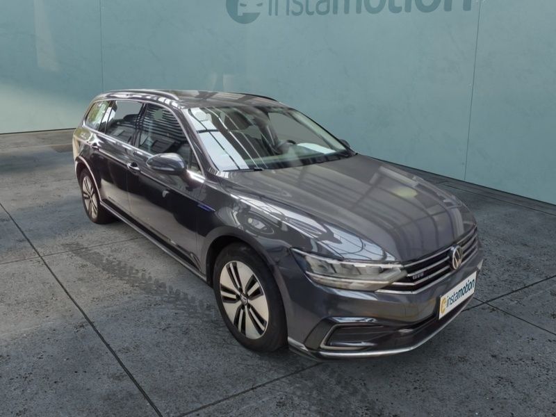 Grau Gebraucht 2021 VW Passat GTE Kombi | 19.580 € (Superpreis) - Bild 1/2