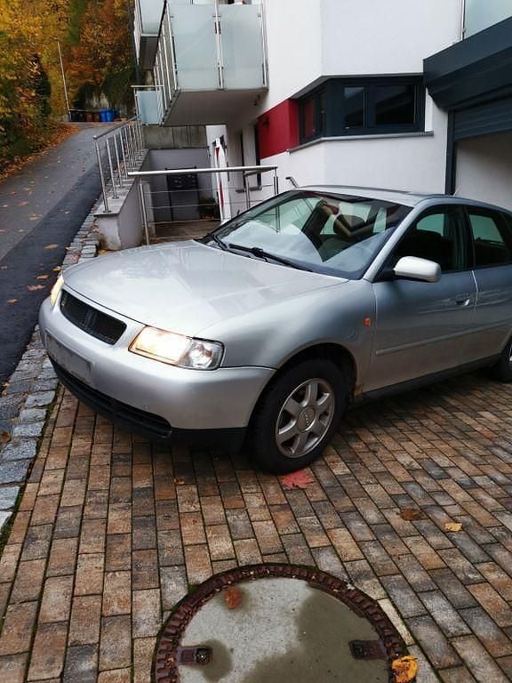 Silber Gebraucht 2000 Audi A3 Limousine | 500 € (Superpreis) - Bild 1/4