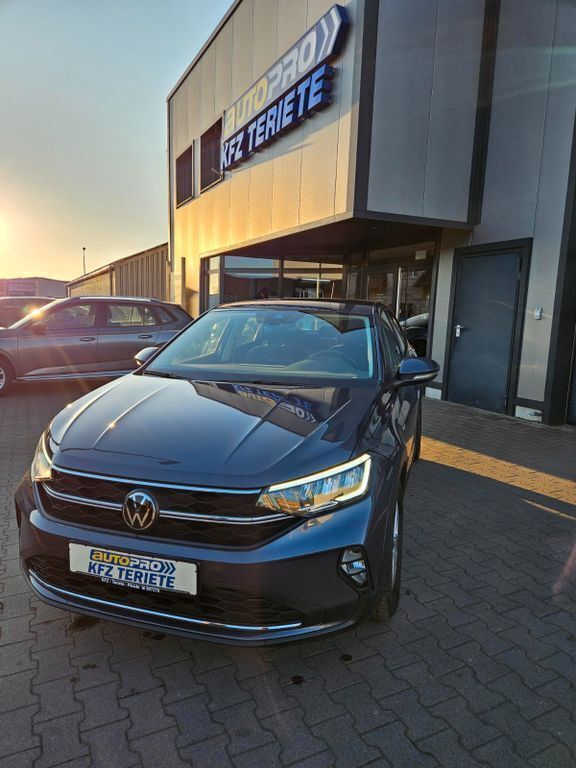 Grau Gebraucht 2024 VW Taigo Life SUV | 18.990 € (Guter Preis) - Bild 1/4