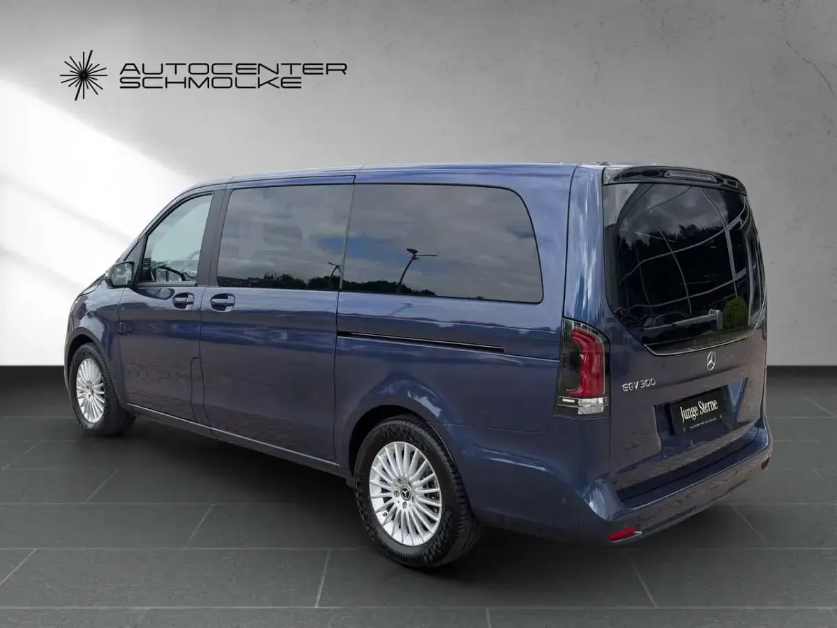 Gebraucht Mercedes EQV300 150 kW (204 PS) 2025 Sodalithblau met. Van / Kleinbus