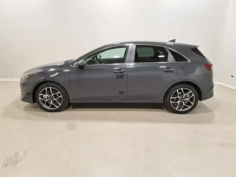 Neu Kia Ceed Style 140 PS (102 kW) 2025 Dark penta metal Kleinwagen