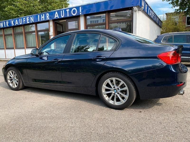 Gebraucht BMW 328 245 PS (180 kW) 2012 Blau Limousine