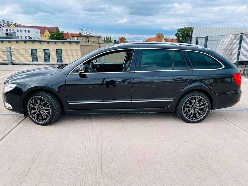 Gebraucht Skoda Superb Active 170 PS (125 kW) 2012 Kombi