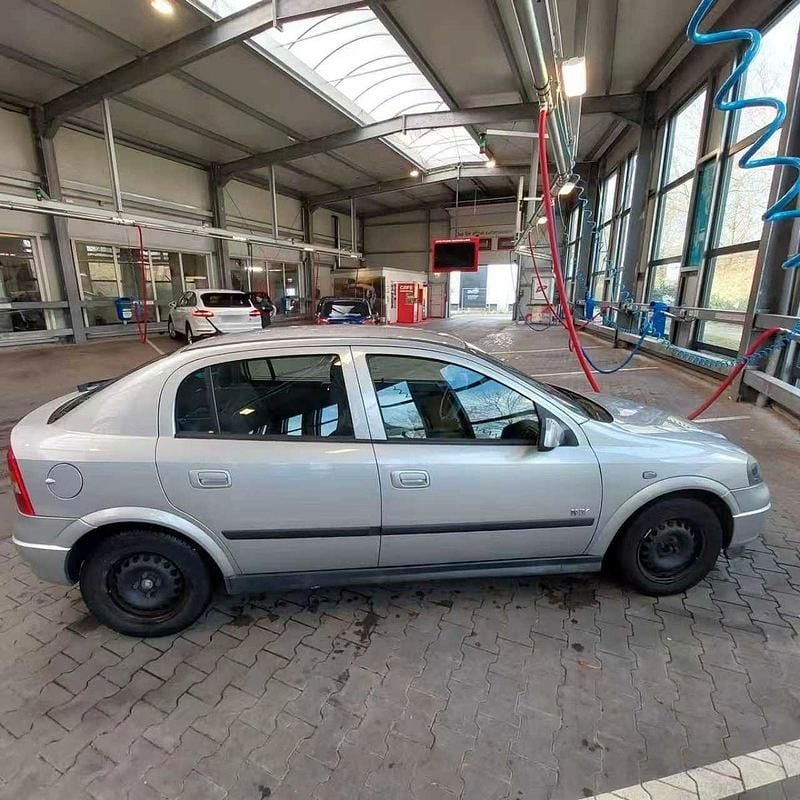 Gebraucht Opel Astra 101 PS (74 kW) 2003 Silber Kombi