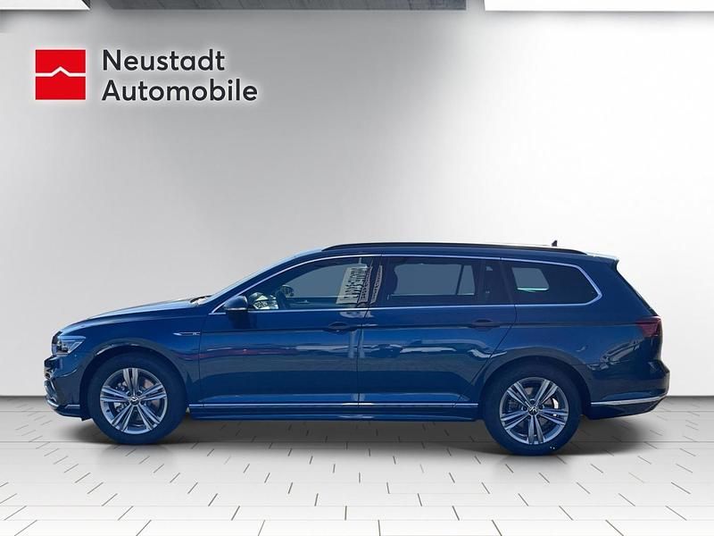 Gebraucht VW Passat Business 150 PS (110 kW) 2023 Blau Kombi