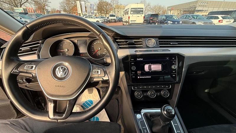 Gebraucht VW Passat Highline 150 PS (110 kW) 2019 Schwarz Kombi