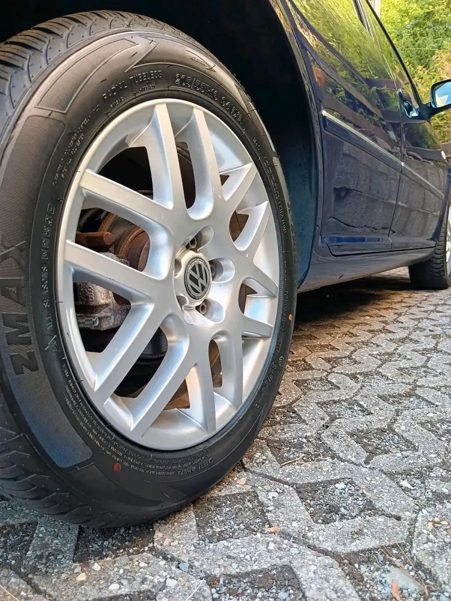 Gebraucht VW Bora 105 PS (77 kW) 2002 Blau Limousine