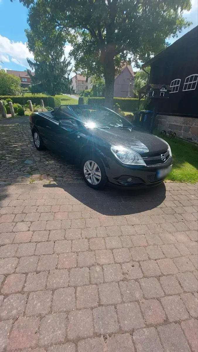 Gebraucht Opel Astra Cosmo 140 PS (102 kW) 2008 Schwarz Cabrio