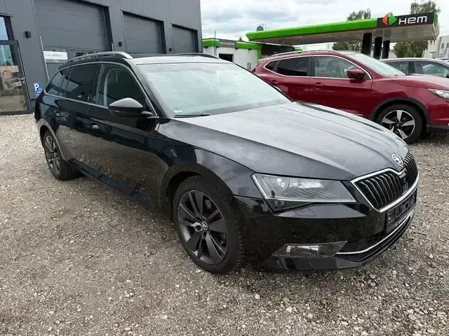 Gebraucht Skoda Superb Style 190 PS (139 kW) 2016 Schwarz Kombi
