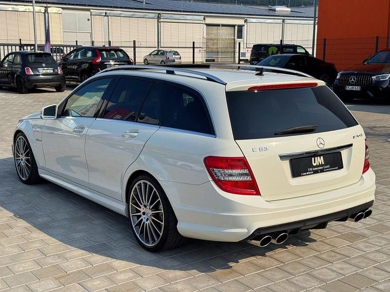 Gebraucht Mercedes C63 AMG AMG 457 PS (336 kW) 2009 Weiß Limousine