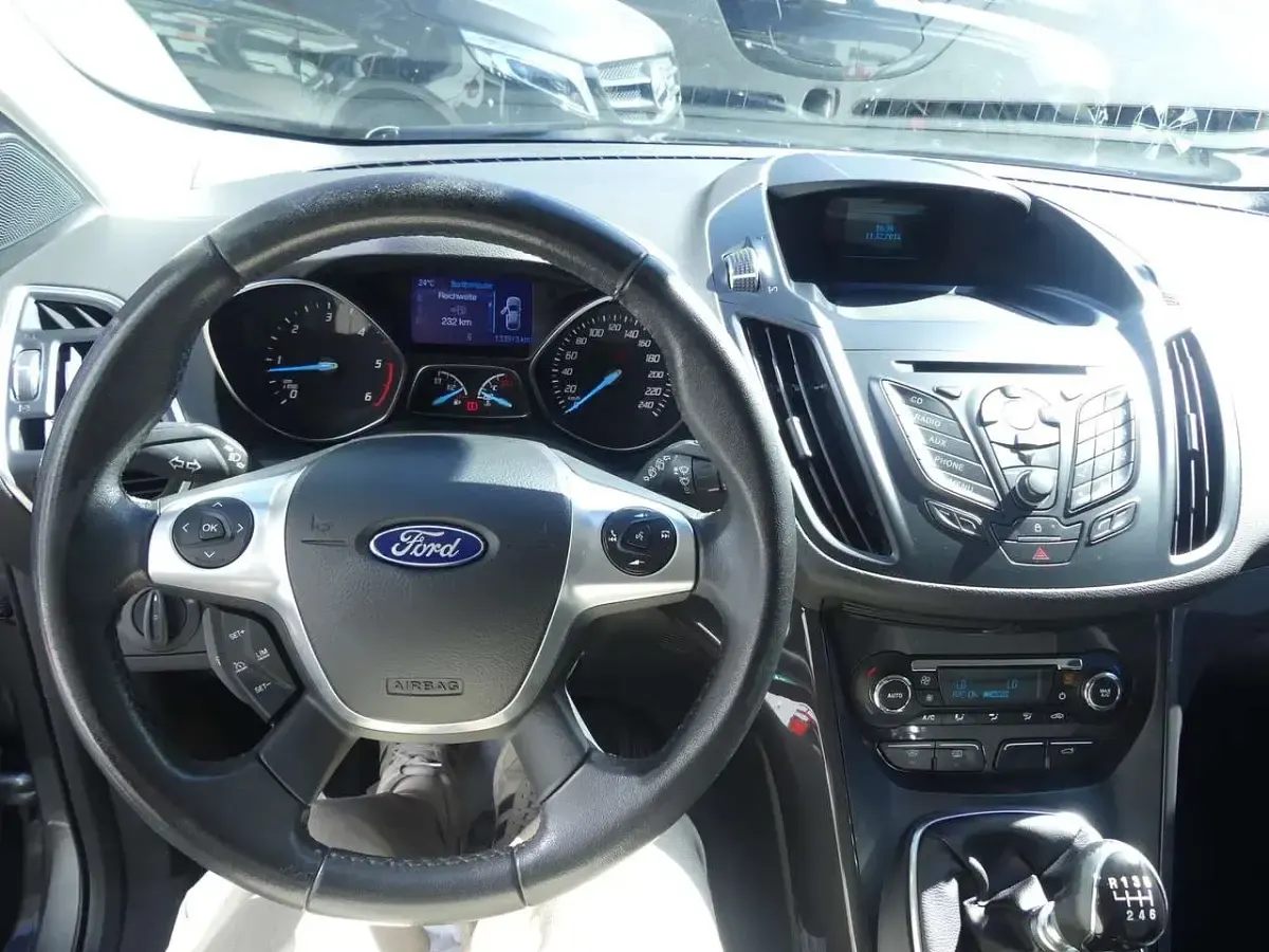 Gebraucht Ford Kuga Titanium 140 PS (102 kW) 2014 Grau SUV