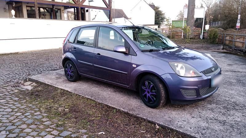Gebraucht Ford Fiesta 80 PS (58 kW) 2008 Violet Kleinwagen