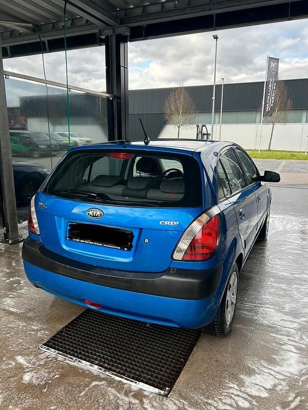 Gebraucht Kia Rio 110 PS (80 kW) 2007 Blau Kleinwagen