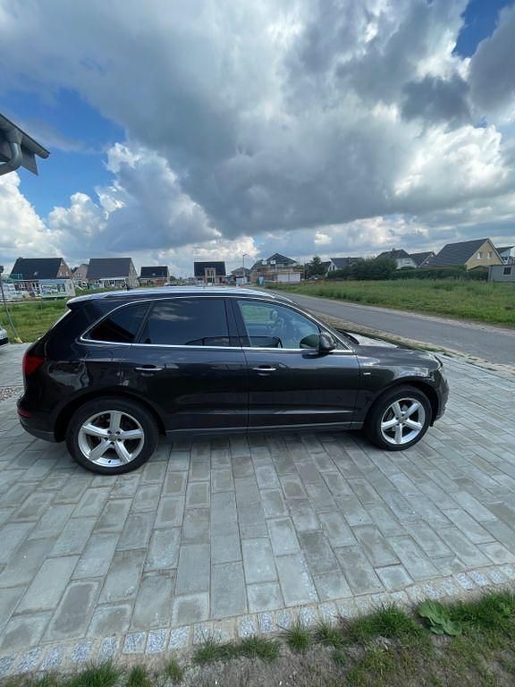 Grau Gebraucht 2015 Audi Q5 SUV | 15.999 € (Fairer Preis) - Bild 1/4