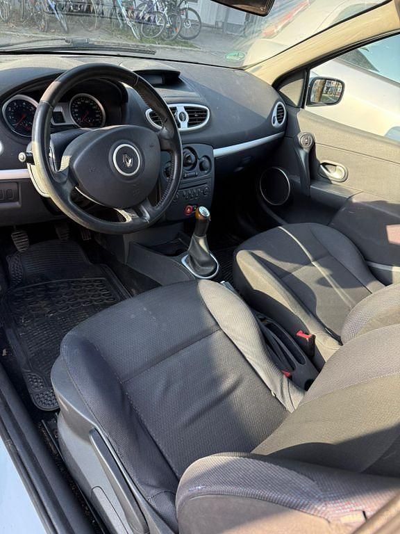 Gebraucht Renault Clio II 75 PS (55 kW) 2007 Grau Limousine
