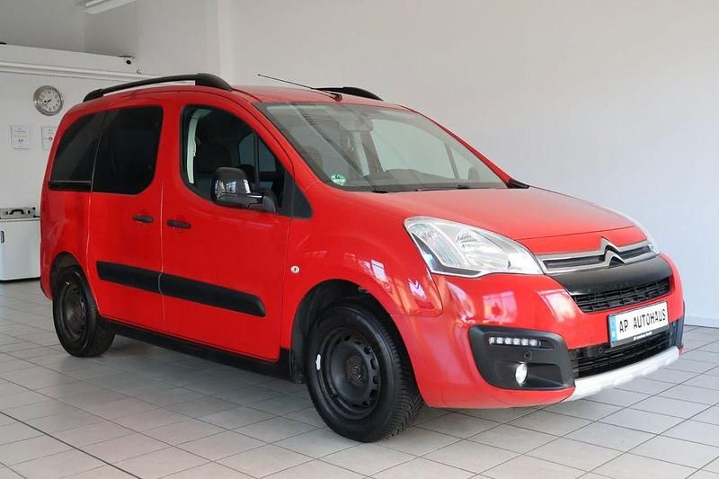 Rot Gebraucht 2016 Citroën Berlingo Van / Kleinbus | 7.490 € (Guter Preis) - Bild 1/3