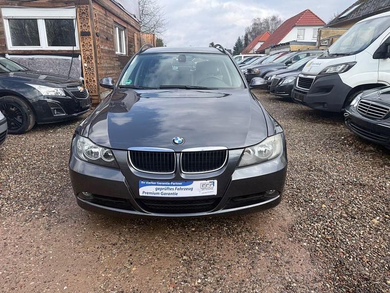 Gebraucht BMW 318 Advantage 143 PS (105 kW) 2008 Grau Kombi