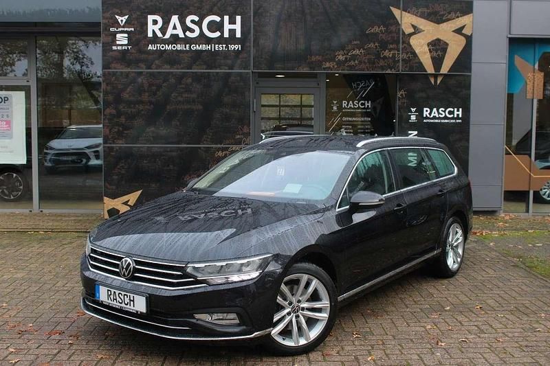 Schwarz Gebraucht 2021 VW Passat Elegance Kombi | 23.700 € (Teuer) - Bild 1/4