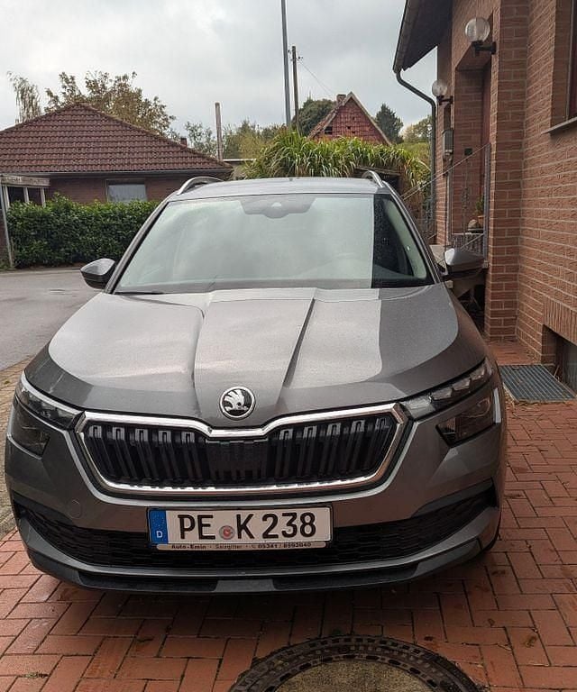 Grau Gebraucht 2022 Skoda Kamiq Tour SUV | 17.650 € (Guter Preis) - Bild 1/4
