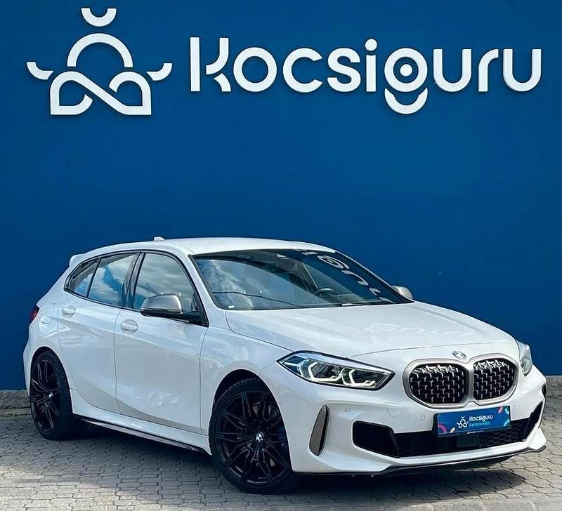 Weiß Gebraucht 2022 BMW M135 Performance Kleinwagen | 31.499 € (Superpreis) - Bild 1/4