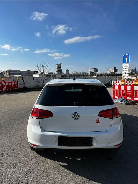 Gebraucht VW Golf VII LOUNGE 150 PS (110 kW) 2015 Weiß Limousine