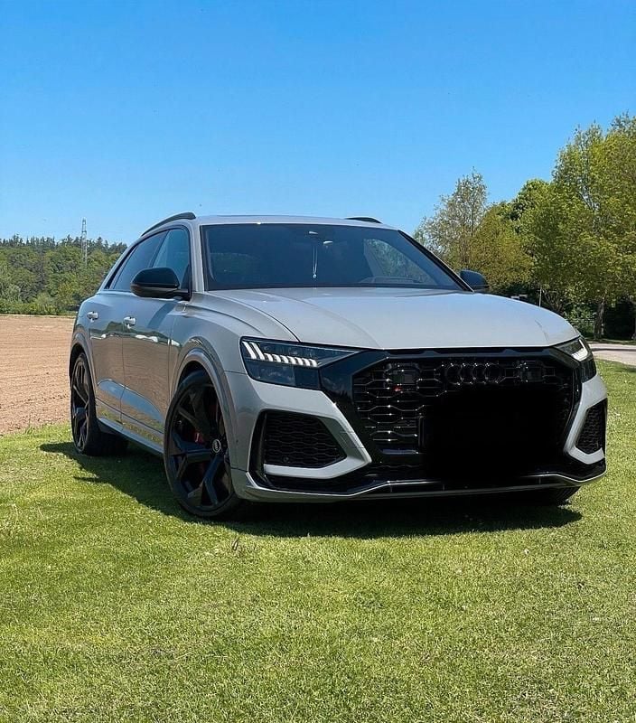 Grau Gebraucht 2022 Audi RS Q8 Sport SUV | 99.900 € (Superpreis) - Bild 1/4