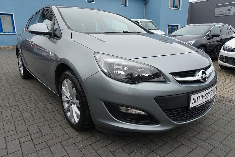 Gebraucht Opel Astra Active 140 PS (102 kW) 2013 Silber Limousine