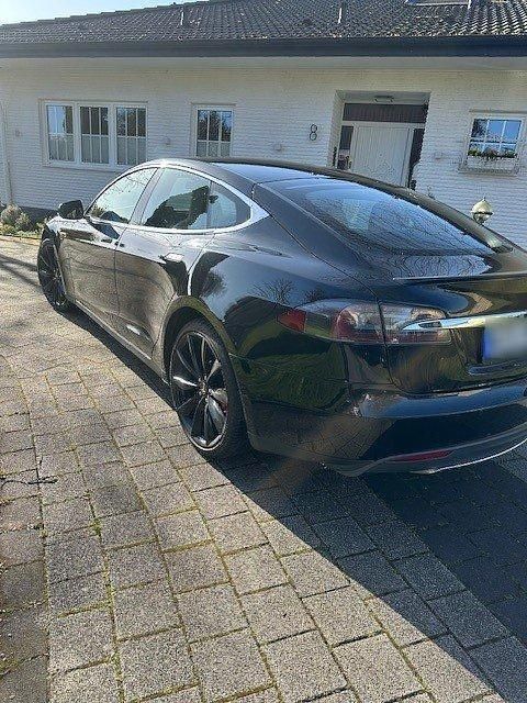 Usado Tesla Model S 567 kW (772 CV) 2016 Negro Utilitario