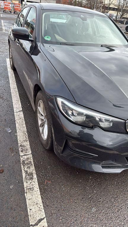 Gebraucht BMW 320 190 PS (139 kW) 2020 Schwarz Limousine