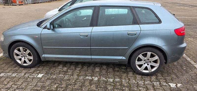 Gebraucht Audi A3 Ambiente 105 PS (77 kW) 2010 Grau Kleinwagen