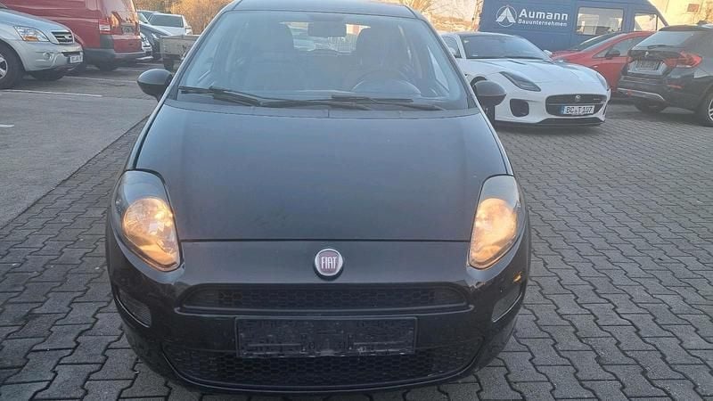 Gebraucht Fiat Grande Punto 74 PS (54 kW) 2012 Schwarz Kleinwagen
