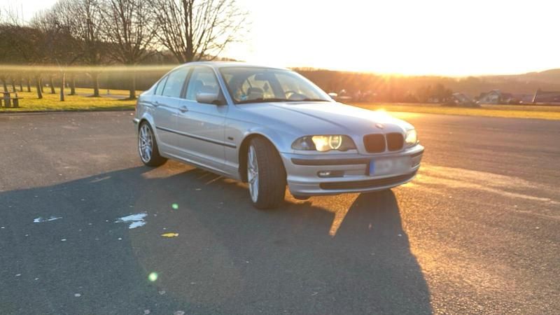 Gebraucht BMW 325 192 PS (141 kW) 2001 Silber Limousine