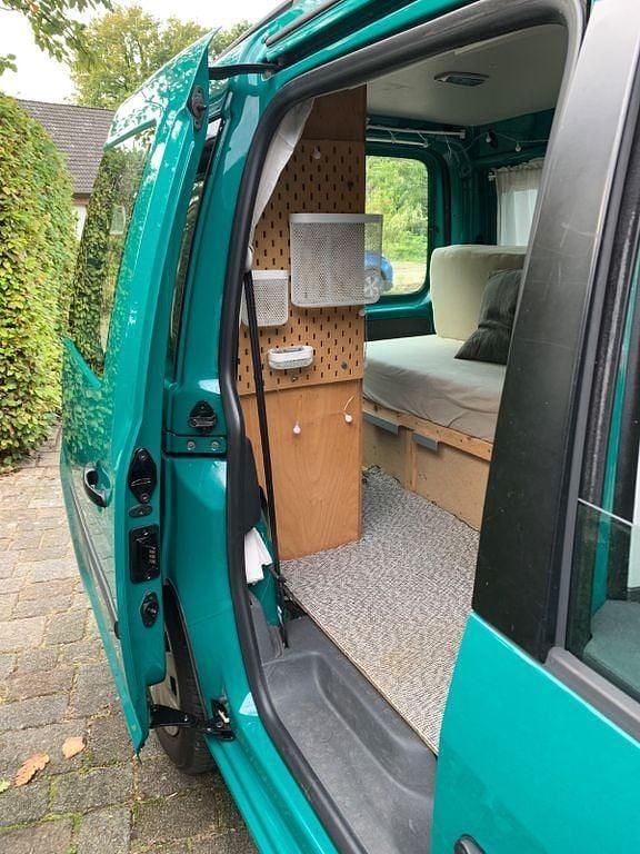 Second-hand VW Caddy Startline 75 CP (55 kW) 2011 Verde Monovolum