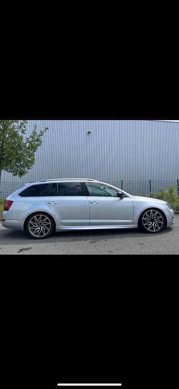 Silber Gebraucht 2014 Skoda Octavia Kombi | 7.600 € (Superpreis) - Bild 1/4