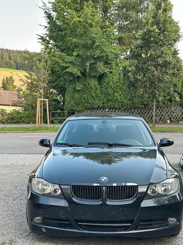Schwarz Gebraucht 2005 BMW 325 Basis Limousine | 1.800 € - Bild 1/4