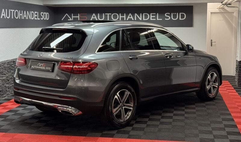 Gebraucht Mercedes GLC300 AMG line 245 PS (180 kW) 2017 Selenitgrau  metalliclack SUV