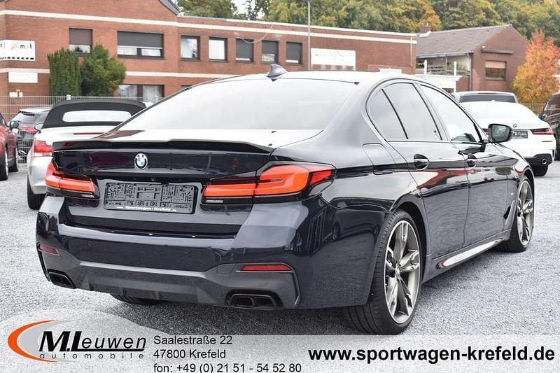 Gebraucht BMW M550 M Sport 530 PS (389 kW) 2021 Carbonschwarz metallic Limousine