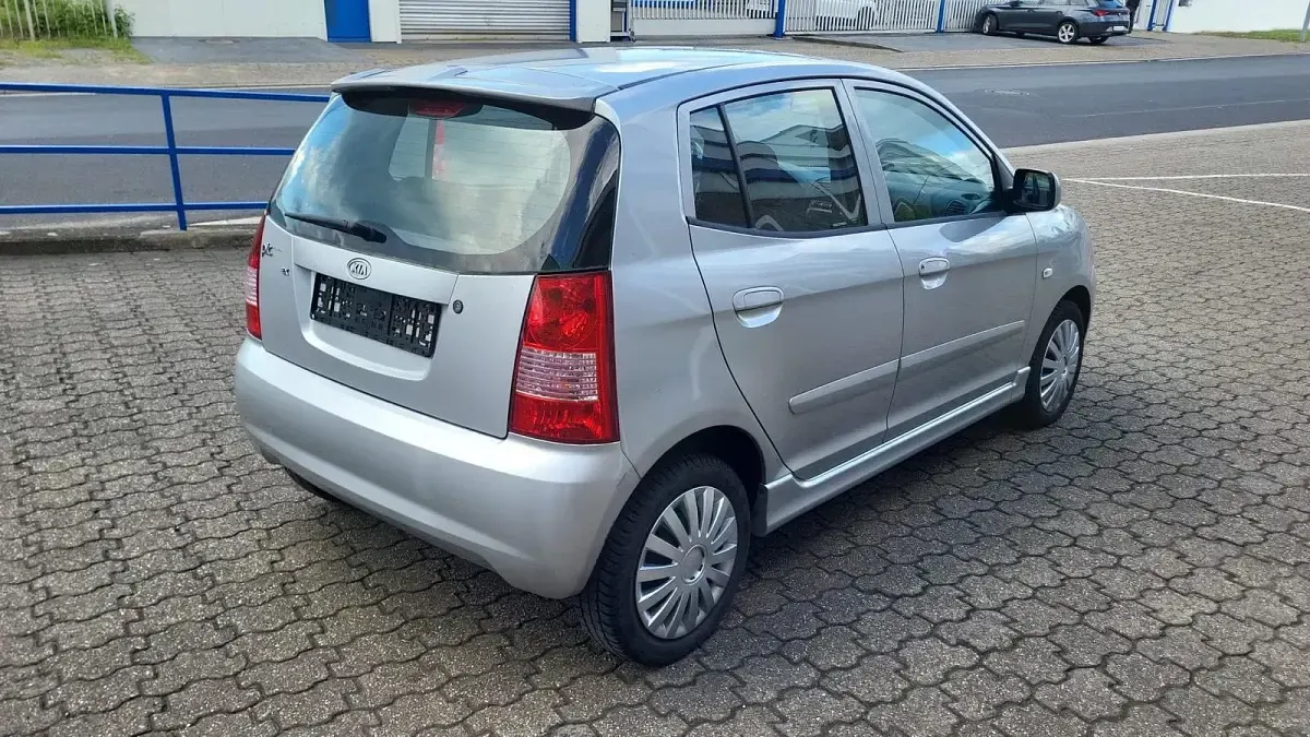 Gebraucht Kia Picanto 65 PS (47 kW) 2005 Silber Kleinwagen