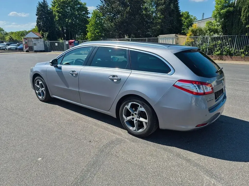 Gebraucht Peugeot 508 SW Allure 179 PS (131 kW) 2017 Grau Kombi