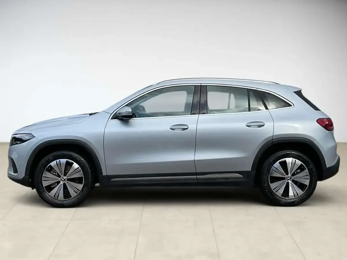 Gebraucht Mercedes EQA250+ Advanced 139 kW (190 PS) 2025 Silber SUV