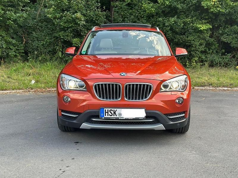 Orange Gebraucht 2013 BMW X1 SUV | 14.499 € (Fairer Preis) - Bild 1/4