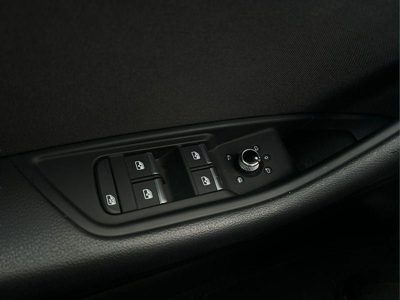 Gebraucht Audi A4 136 PS (100 kW) 2022 Schwarz Kombi