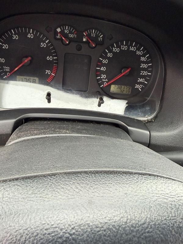 Gebraucht VW Golf III Basis 101 PS (74 kW) 1998 Grau Limousine