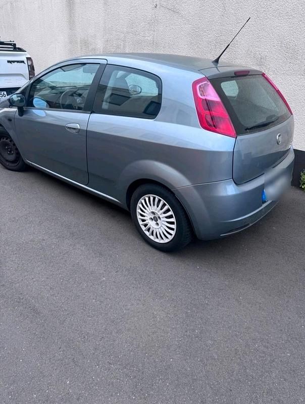 Silber Gebraucht 2009 Fiat Punto Kleinwagen | 3.000 € (Fairer Preis) - Bild 1/4