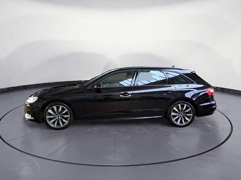 Gebraucht Audi A4 Advanced 163 PS (119 kW) 2022 Schwarz Kombi